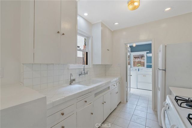 2051 Lake Shore, Los Angeles, CA 90039
