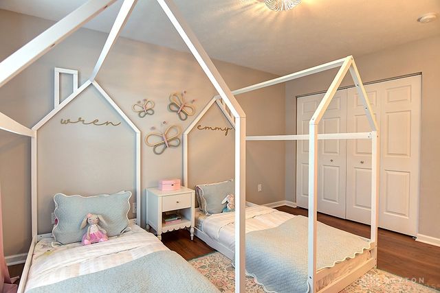 1387 Kelly Marie Court, Miamisburg, OH 45342