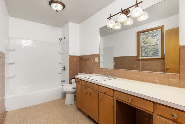 826 Duff Avenue, Ames, IA 50010