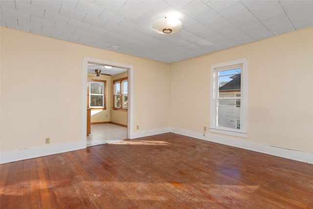 826 Duff Avenue, Ames, IA 50010