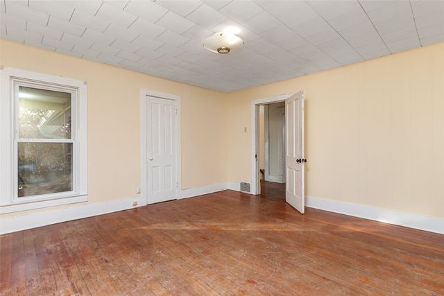 826 Duff Avenue, Ames, IA 50010