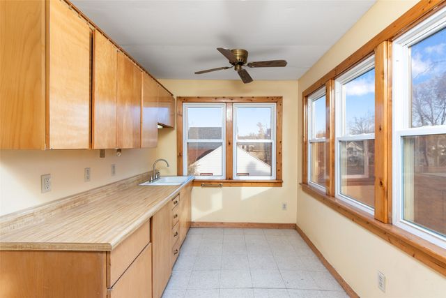 826 Duff Avenue, Ames, IA 50010