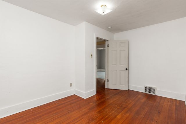 826 Duff Avenue, Ames, IA 50010