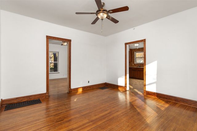 826 Duff Avenue, Ames, IA 50010