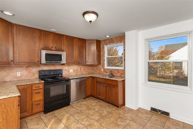 826 Duff Avenue, Ames, IA 50010