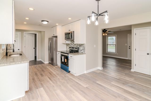 826 Mildred Street, Versailles, KY 40383
