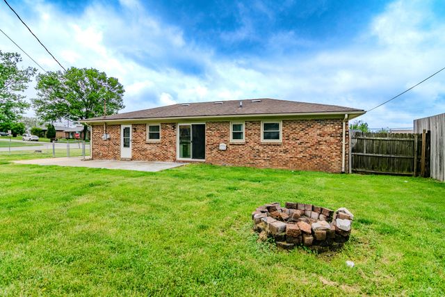 826 Mildred Street, Versailles, KY 40383
