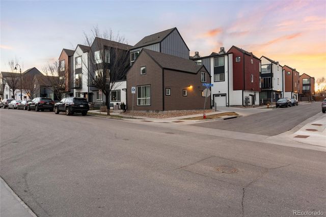 1075 Depew Street, Lakewood, CO 80214