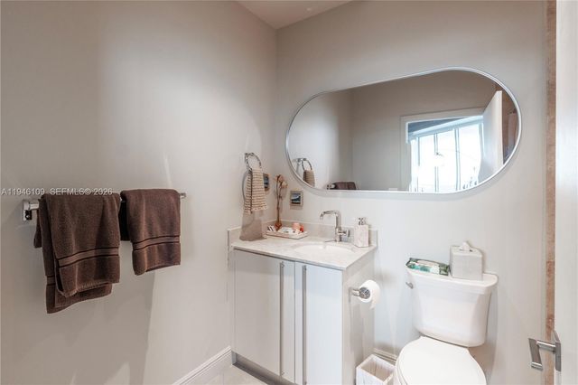 700 NE 25th St 2002, Miami, FL 33137