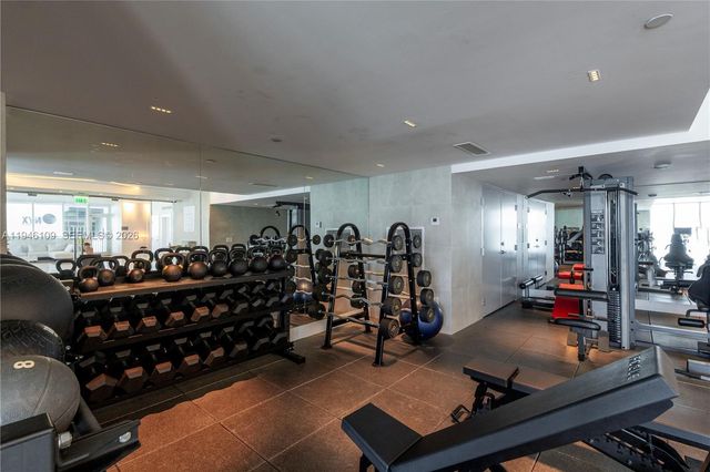 700 NE 25th St 2002, Miami, FL 33137