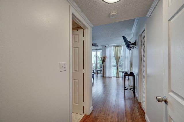 525 N Ocean Boulevard T-2, Pompano Beach, FL 33062