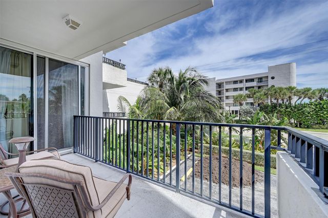 525 N Ocean Boulevard T-2, Pompano Beach, FL 33062