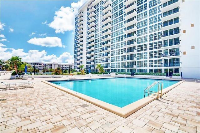 525 N Ocean Boulevard T-2, Pompano Beach, FL 33062