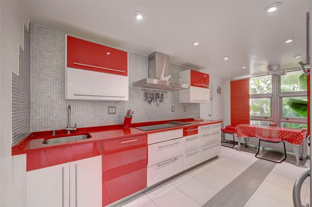 525 N Ocean Boulevard T-2, Pompano Beach, FL 33062