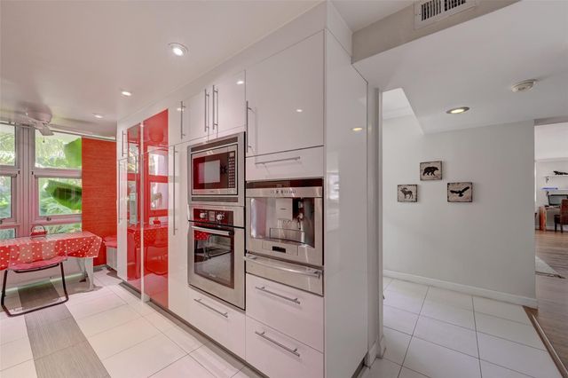 525 N Ocean Boulevard T-2, Pompano Beach, FL 33062