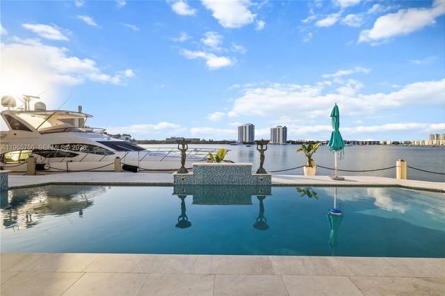 16479 NE 30th Ave, North Miami Beach, FL 33160