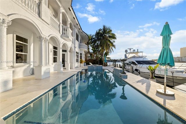 16479 NE 30th Ave, North Miami Beach, FL 33160