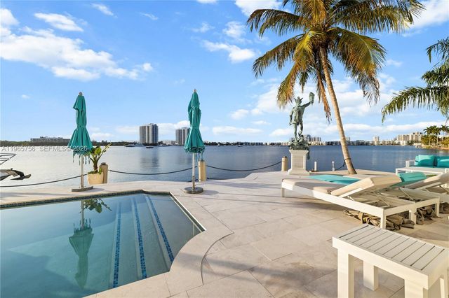 16479 NE 30th Ave, North Miami Beach, FL 33160