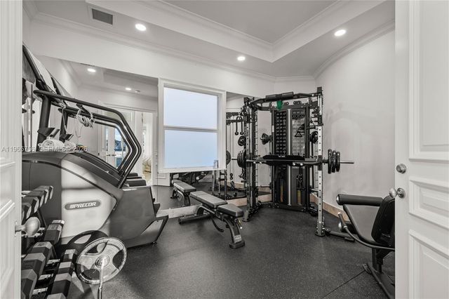 16479 NE 30th Ave, North Miami Beach, FL 33160
