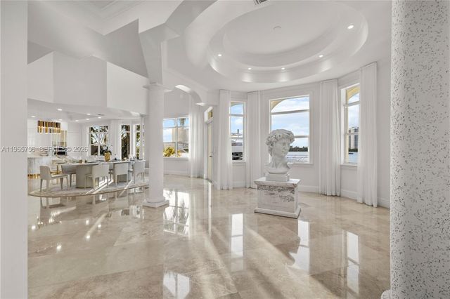 16479 NE 30th Ave, North Miami Beach, FL 33160