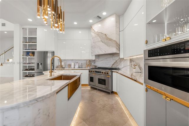 16479 NE 30th Ave, North Miami Beach, FL 33160