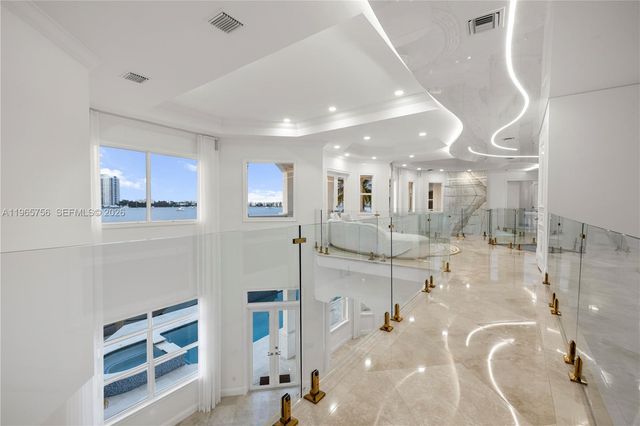 16479 NE 30th Ave, North Miami Beach, FL 33160