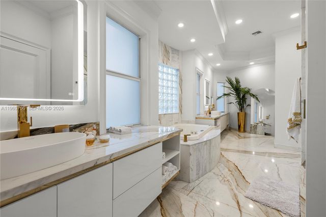 16479 NE 30th Ave, North Miami Beach, FL 33160
