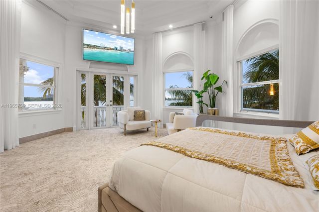 16479 NE 30th Ave, North Miami Beach, FL 33160