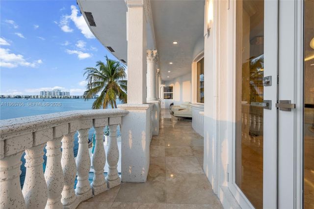 16479 NE 30th Ave, North Miami Beach, FL 33160