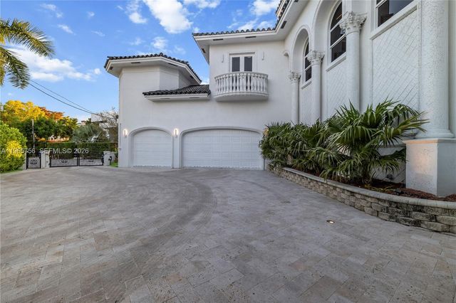 16479 NE 30th Ave, North Miami Beach, FL 33160