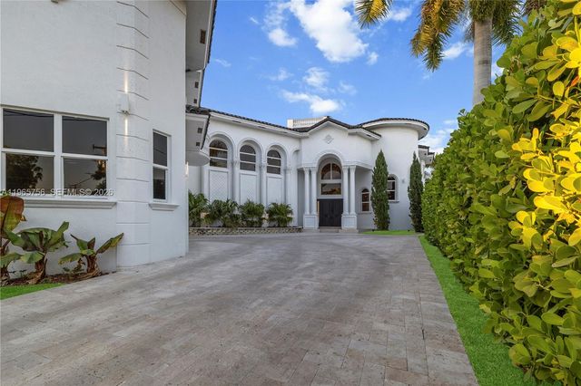 16479 NE 30th Ave, North Miami Beach, FL 33160
