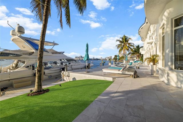 16479 NE 30th Ave, North Miami Beach, FL 33160