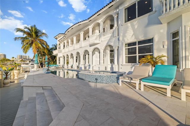 16479 NE 30th Ave, North Miami Beach, FL 33160