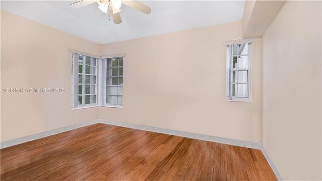 535 W 51st St, Miami Beach, FL 33140