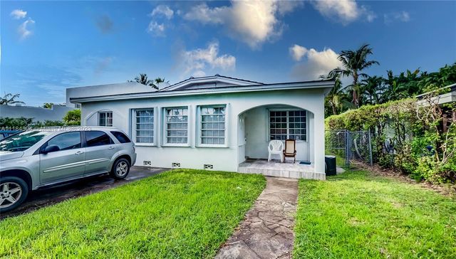 535 W 51st St, Miami Beach, FL 33140