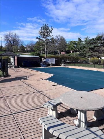 7519 Triwoods Drive F, St Louis, MO 63119