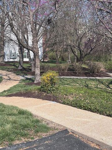 7519 Triwoods Drive F, St Louis, MO 63119