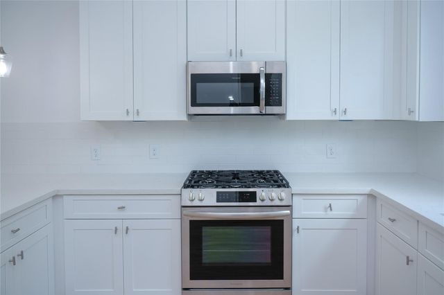 6728 Peerless Street E, Houston, TX 77021