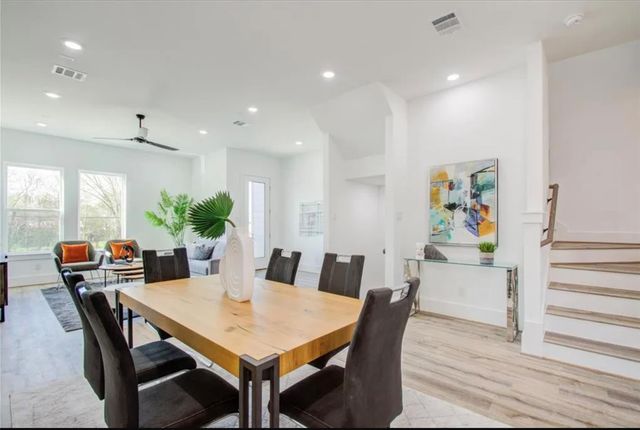 6728 Peerless Street E, Houston, TX 77021