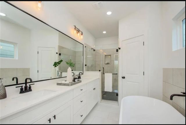 6728 Peerless Street E, Houston, TX 77021