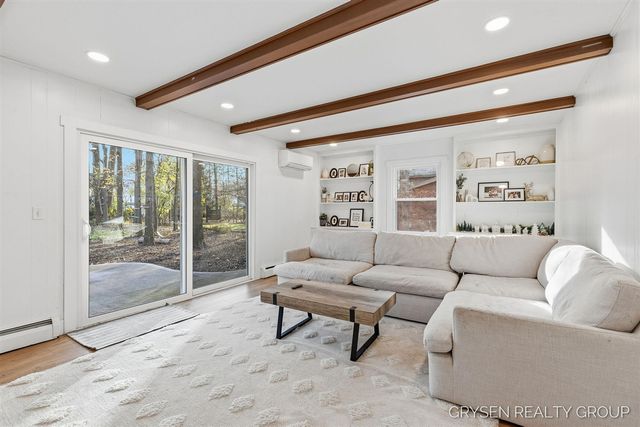 2735 Barfield Drive, Grand Rapids, MI 49546