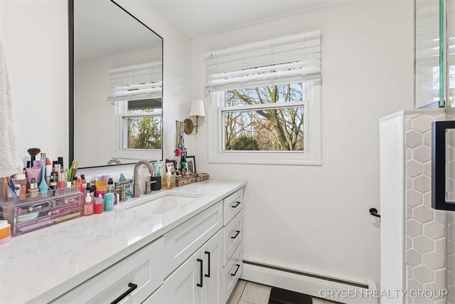 2735 Barfield Drive, Grand Rapids, MI 49546