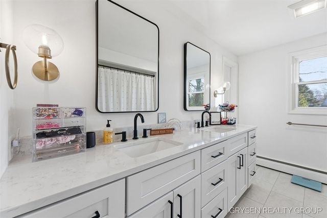 2735 Barfield Drive, Grand Rapids, MI 49546