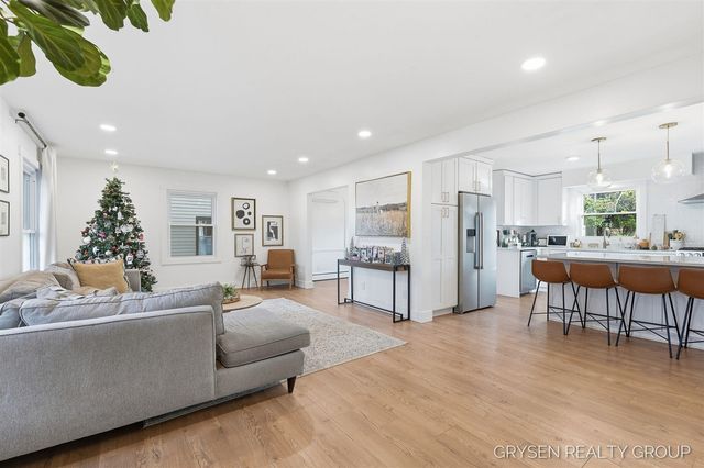 2735 Barfield Drive, Grand Rapids, MI 49546