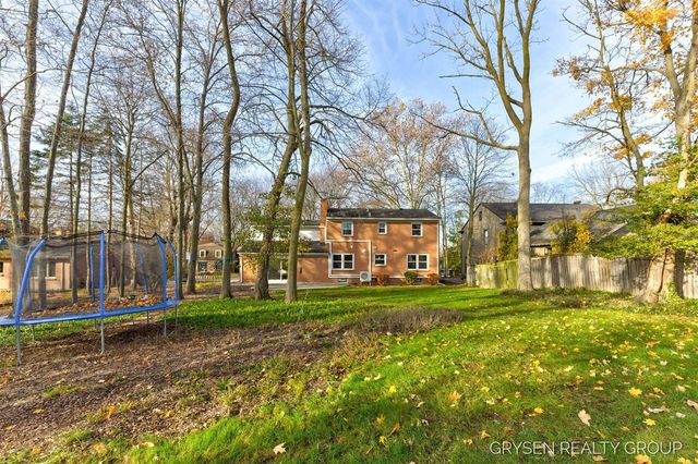 2735 Barfield Drive, Grand Rapids, MI 49546