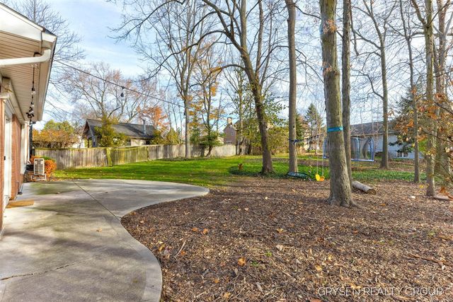 2735 Barfield Drive, Grand Rapids, MI 49546