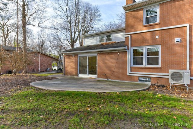 2735 Barfield Drive, Grand Rapids, MI 49546