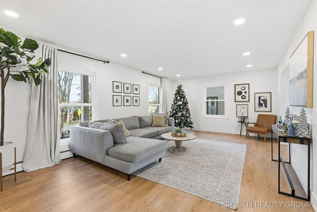 2735 Barfield Drive, Grand Rapids, MI 49546