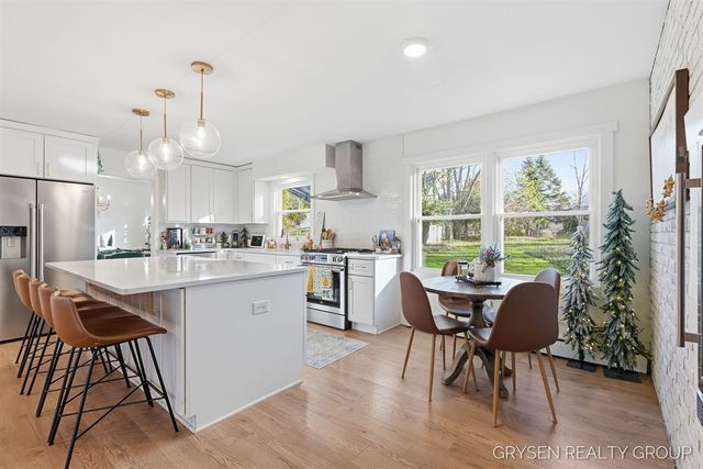 2735 Barfield Drive, Grand Rapids, MI 49546