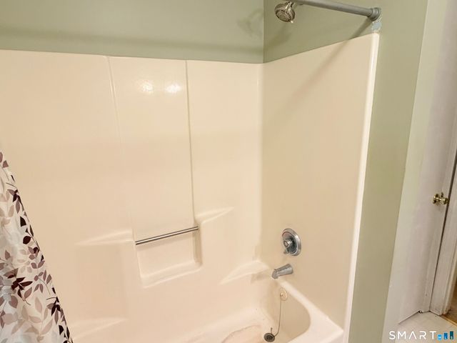 77 Evergreen Avenue, Hamden, CT 06518